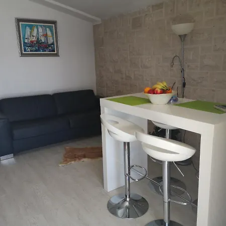 شقة California